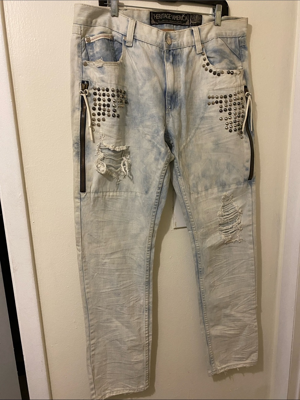 Heritage America Light Wash Studded Men’s Jeans